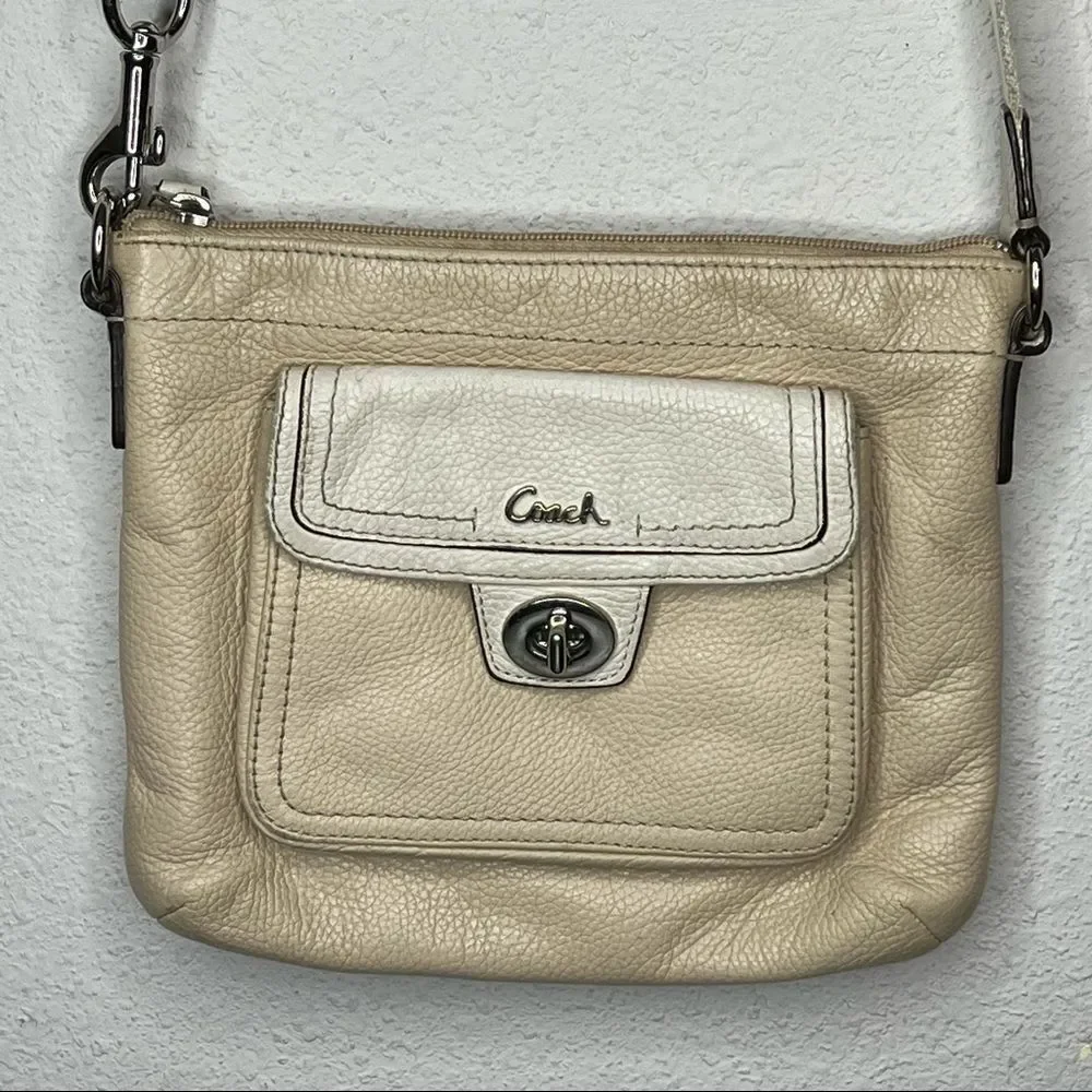 Coach Pebbled Leather‎ Shoulder Bag Purse
